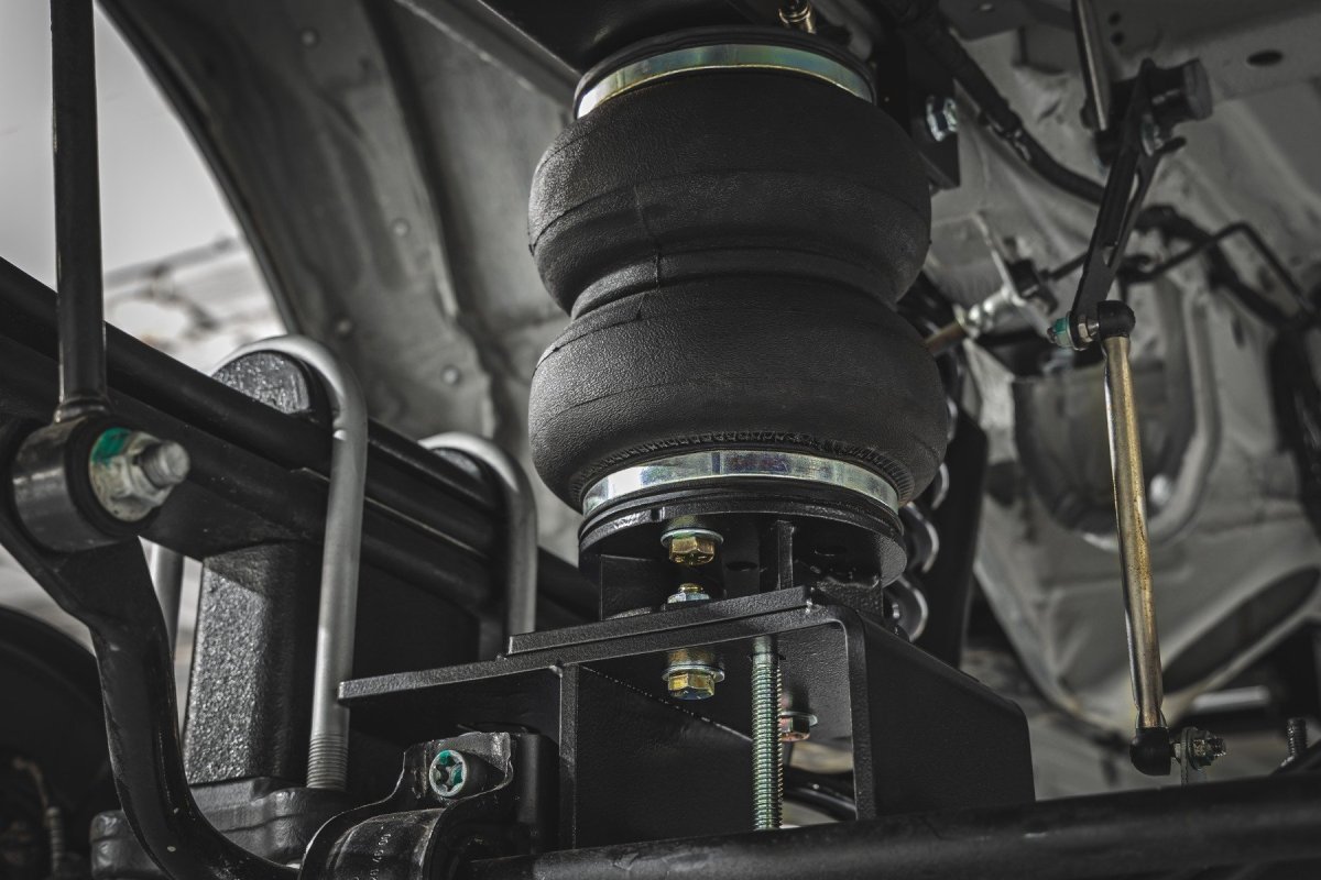 Mercedes-Benz Sprinter Air Spring Kit - Rear - Rough Country - Double Convoluted, 5,000 lb Capacity - '19-'25